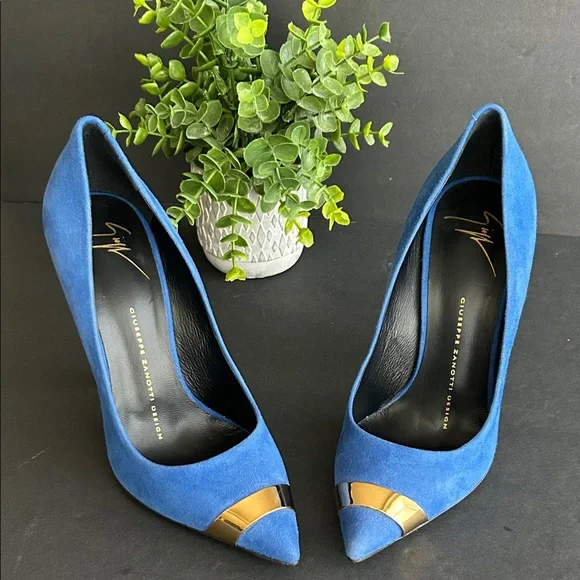 Giuseppe Zanotti Royal Blue Heels with Gold Detail - Picture 16 of 16